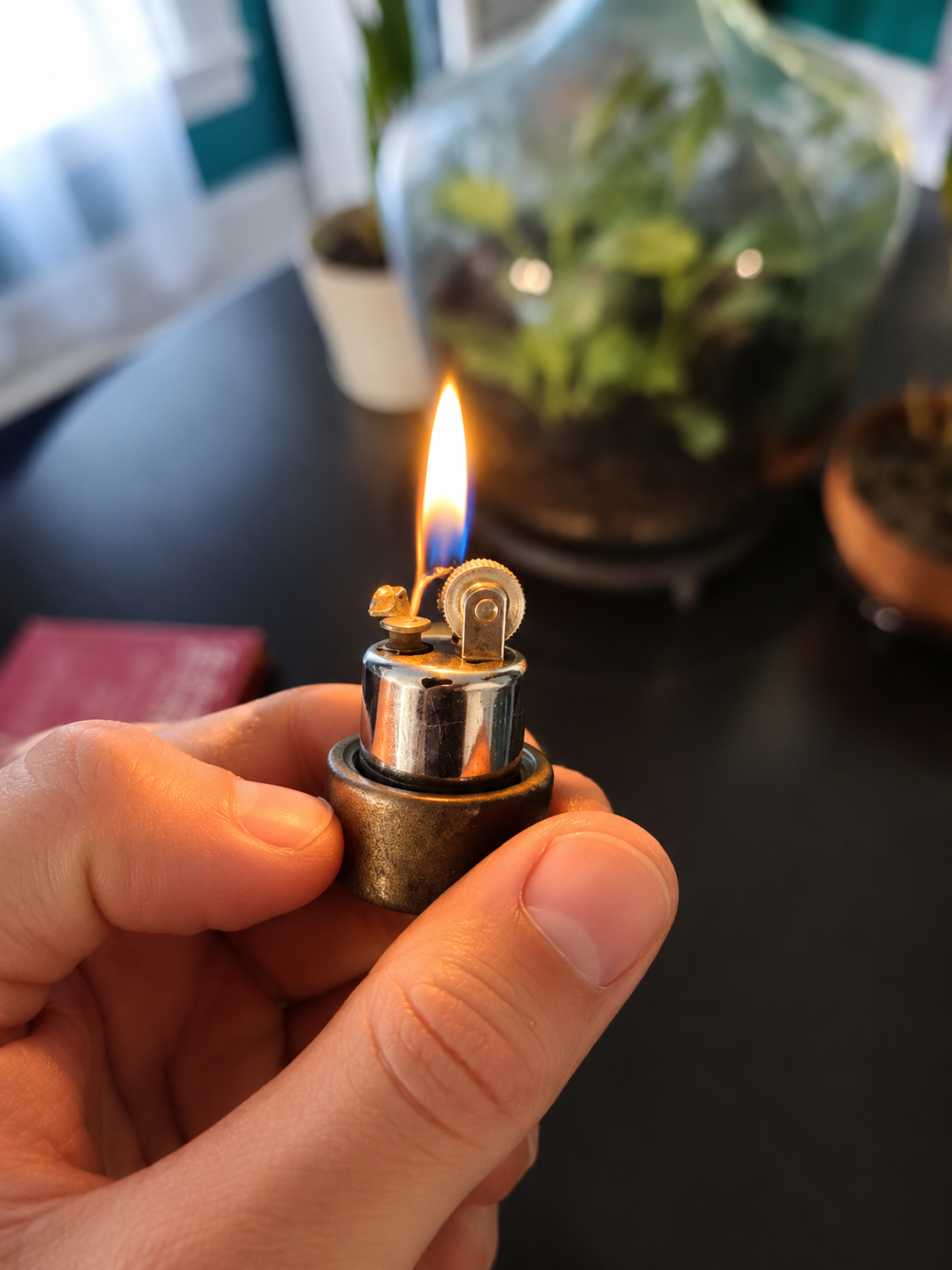 AMBASSADOR CIGARETTE DISPENSER WITH LIGHTER
